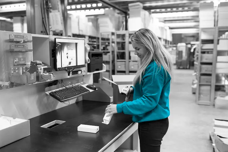 Navigating the Essentials of Ergonomic Height Adjustable Warehouse Packing Tables